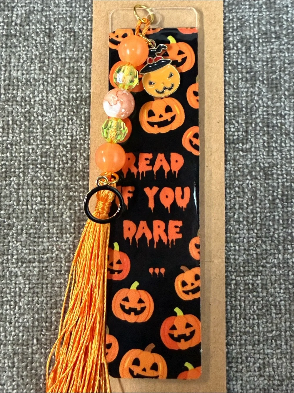 🎃Acrylic bookmark “Pumpkins” design, beads and 2 Charms. NWOT (Size small )